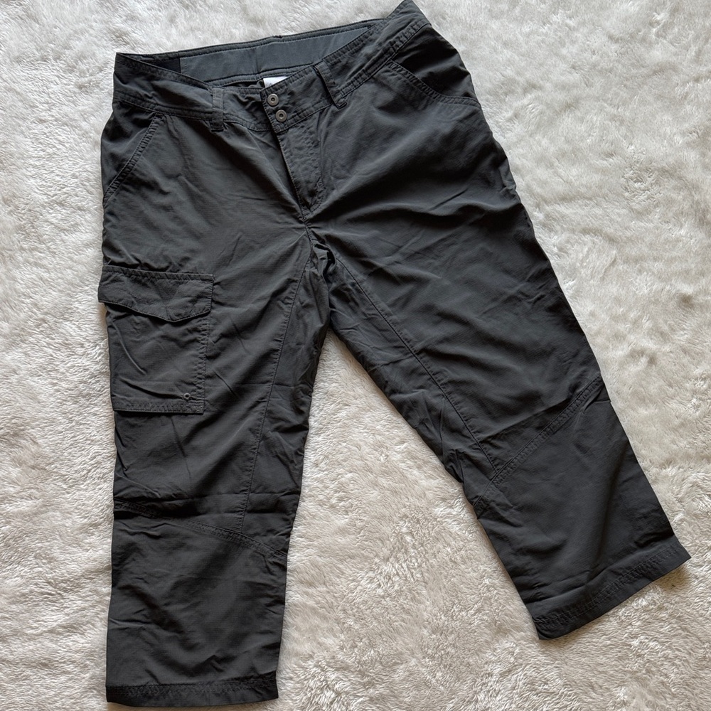 Women’s Columbia Gray hiking Cargo Capri Pants